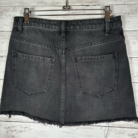 Free People We The Free Zip Front Black Denim Wash Fringe Hem Mini Skirt 27 - Picture 5 of 5